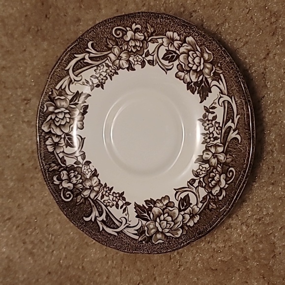 Vintage Saucer - Picture 1 of 3